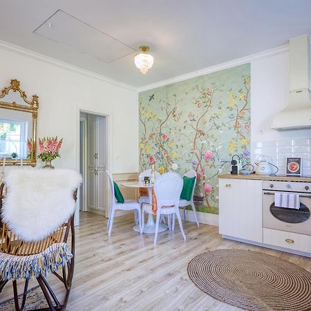The Doors Boutique Apartments Mosonmagyaróvár Exteriör bild