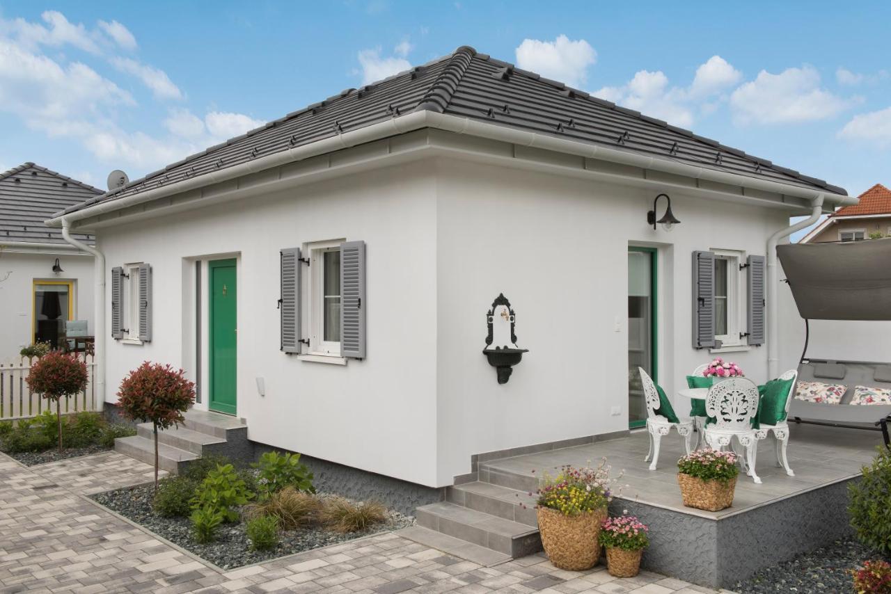 The Doors Boutique Apartments Mosonmagyaróvár Exteriör bild