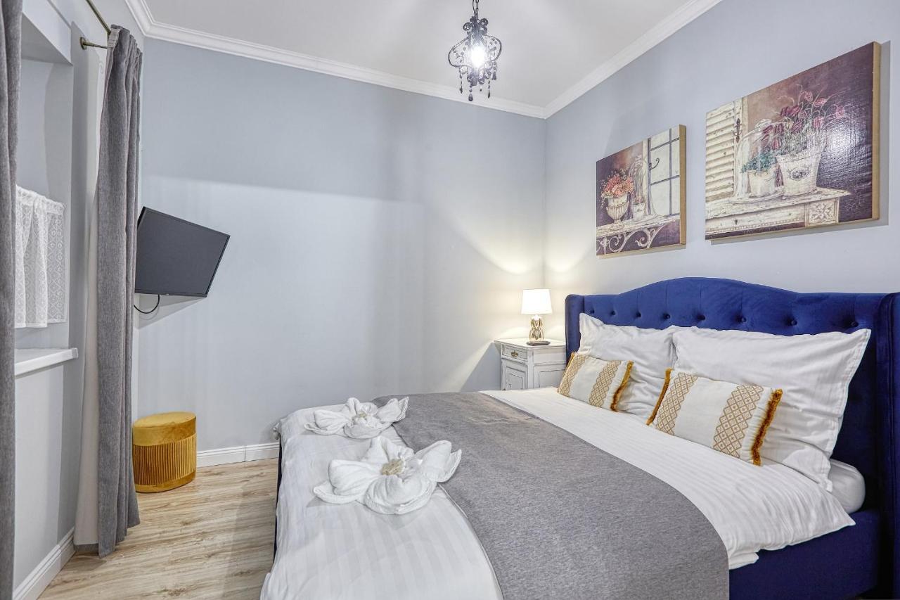 The Doors Boutique Apartments Mosonmagyaróvár Exteriör bild